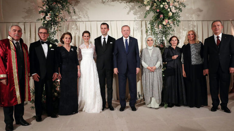 Başkan Erdoğan, Bakan Akar'ın oğlunun nikah şahidi oldu