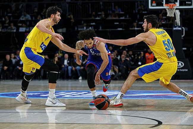 Anadolu Efes, Maccabi Tel Aviv'i dağıttı
