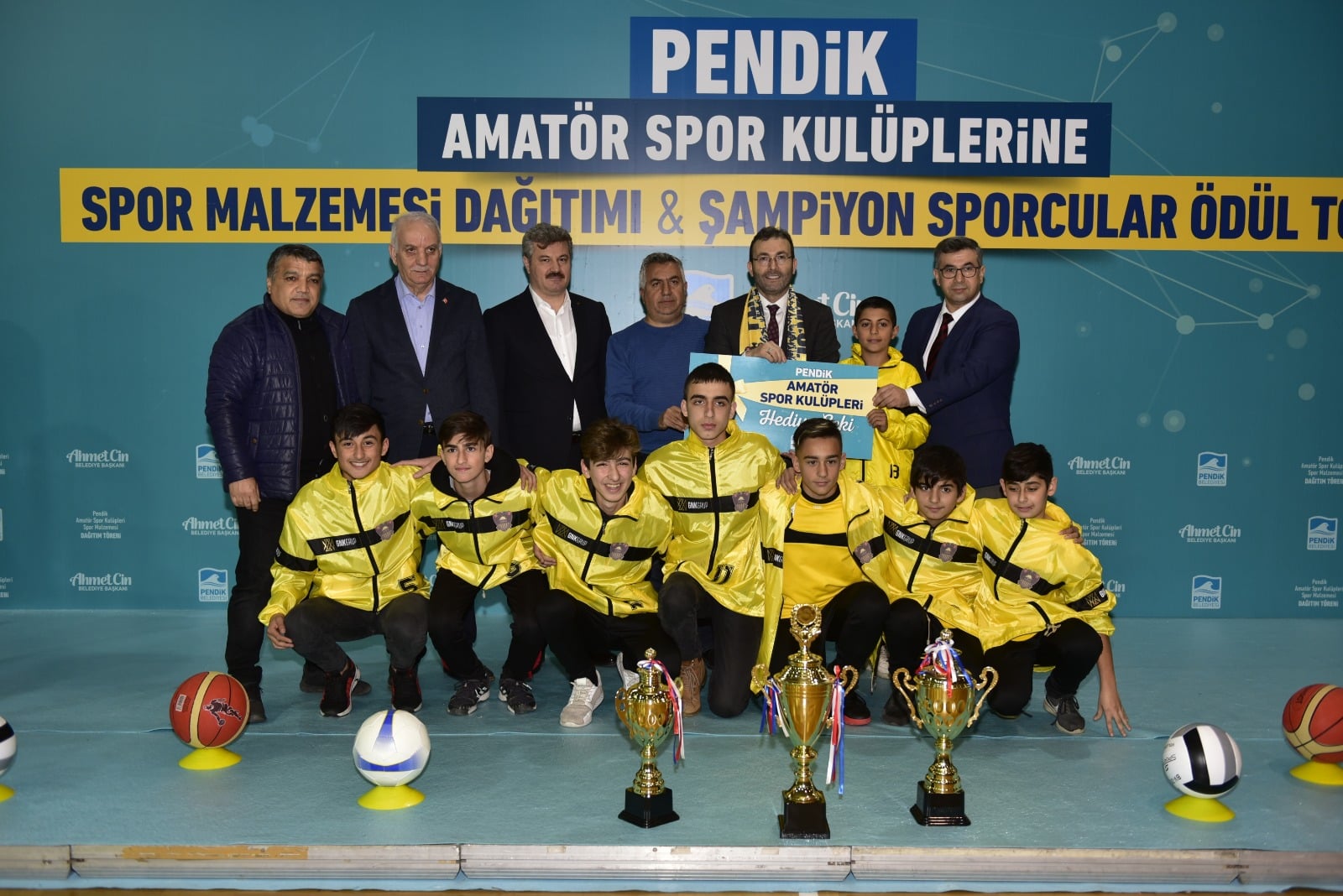 Pendik Belediyesi'nde sporcuya hep destek tam destek