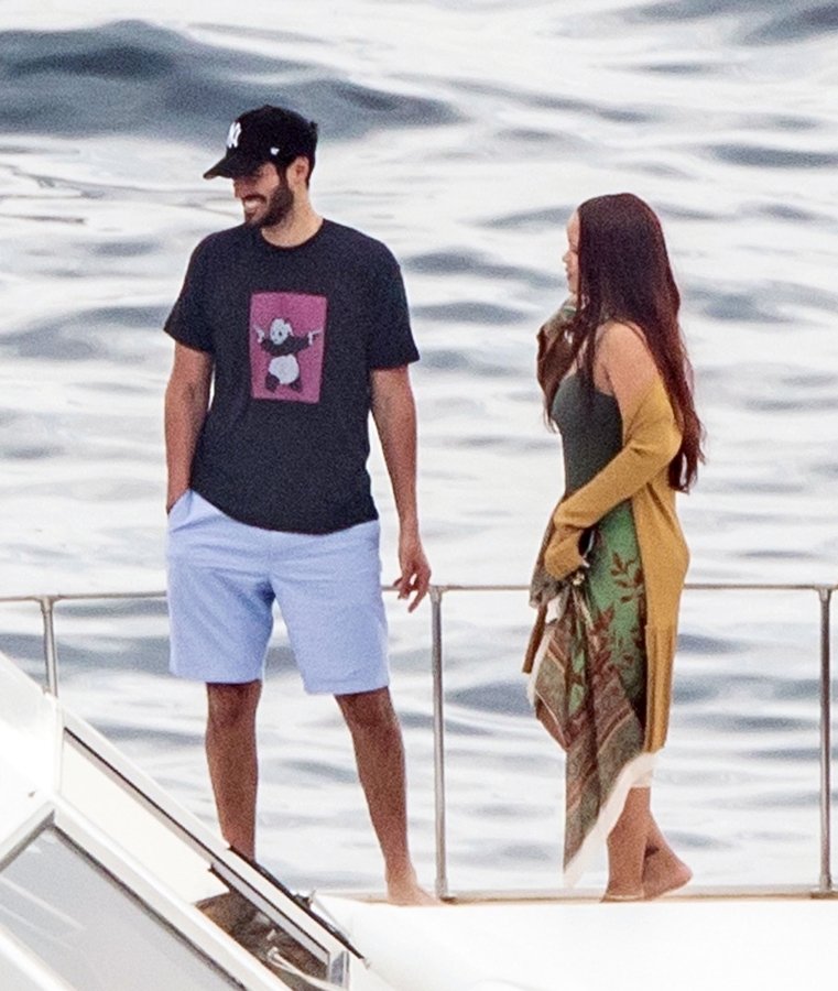 Rihanna rotasını Türkiye'ye çevirdi