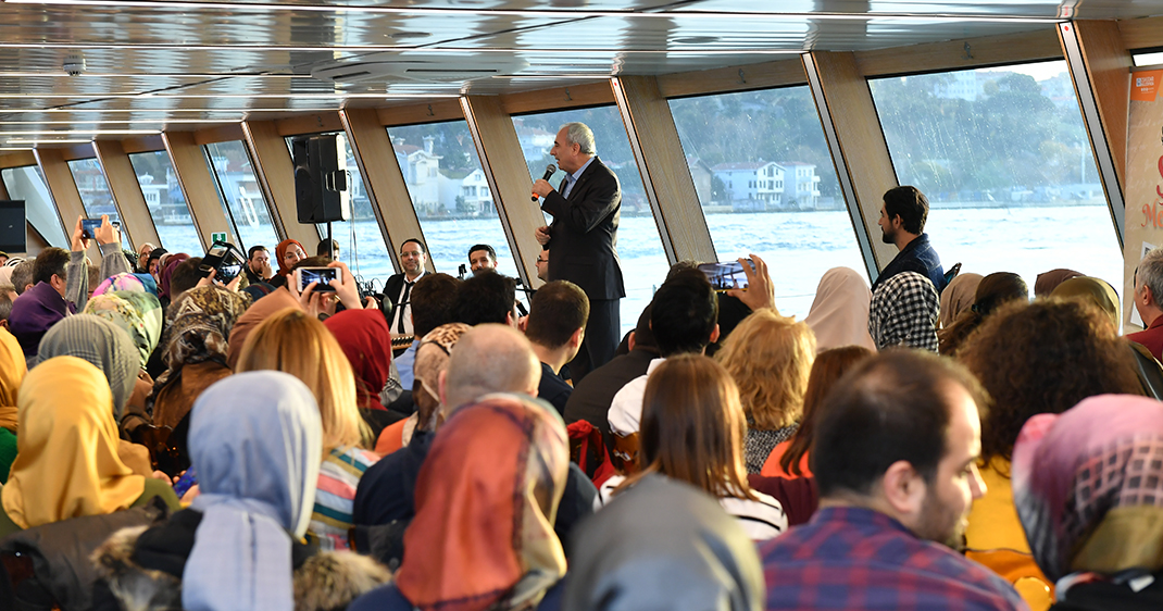 Valide Sultan ''Şiir Medeniyeti'' dinletisiyle şiirseverleri buluşturdu