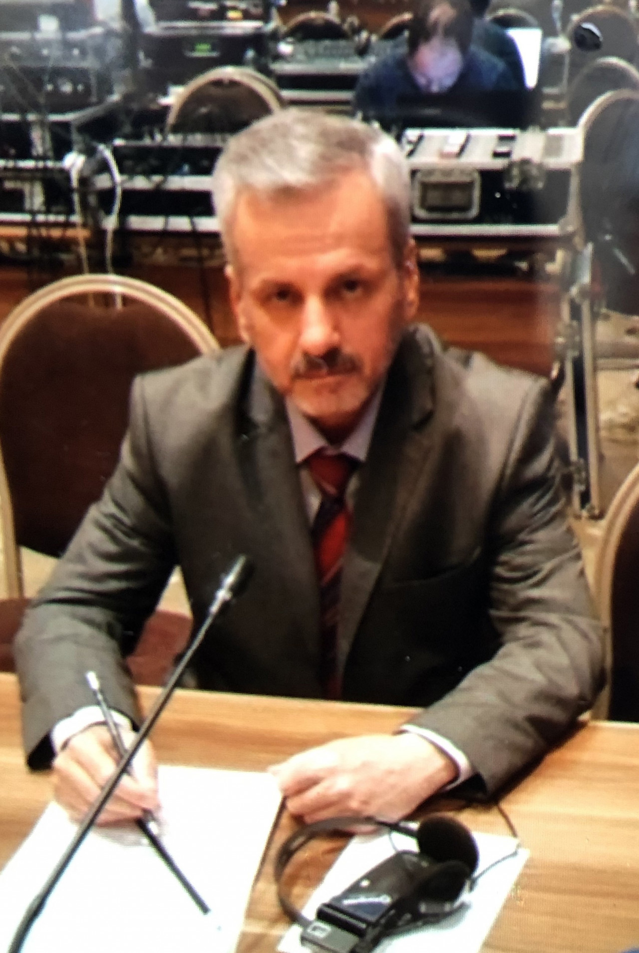 52 yaşındaki savaş pilotunun, yeğeni tarafından boğazı kesilip gözleri oyuldu