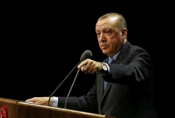 Erdoğan: 250 bin mülteci sınırımıza doğru hareket hainde