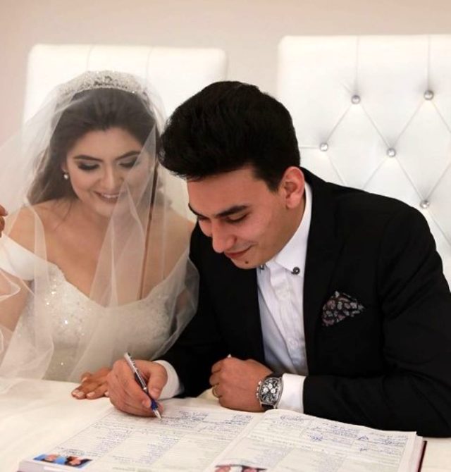 Hanife Gürdal'dan tesettürlü poz! Yeniden kapandı