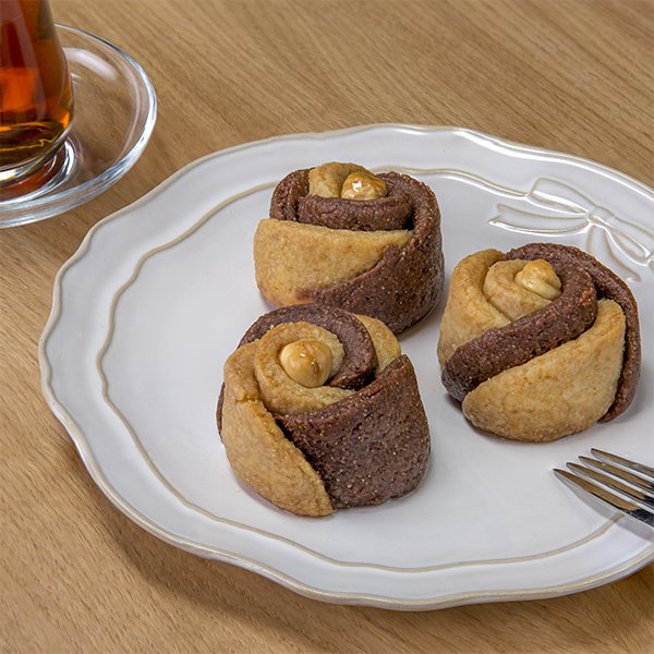 İki Renkli Gül Tatlısı nasıl yapılır? Gelinim Mutfakta İki Renkli Gül Tatlısı