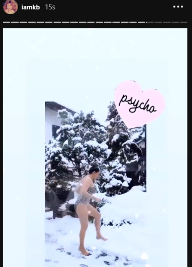 Kelly Brook kış demedi kendini karların arasına attı!