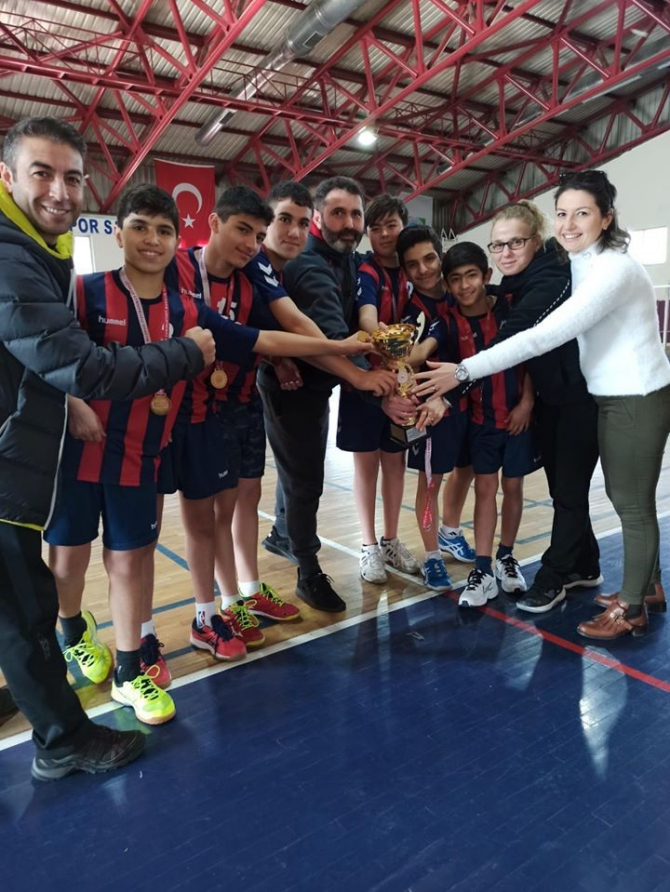 Okullar arası Yıldız Erkek Badminton İl Birinciliği tamamlandı
