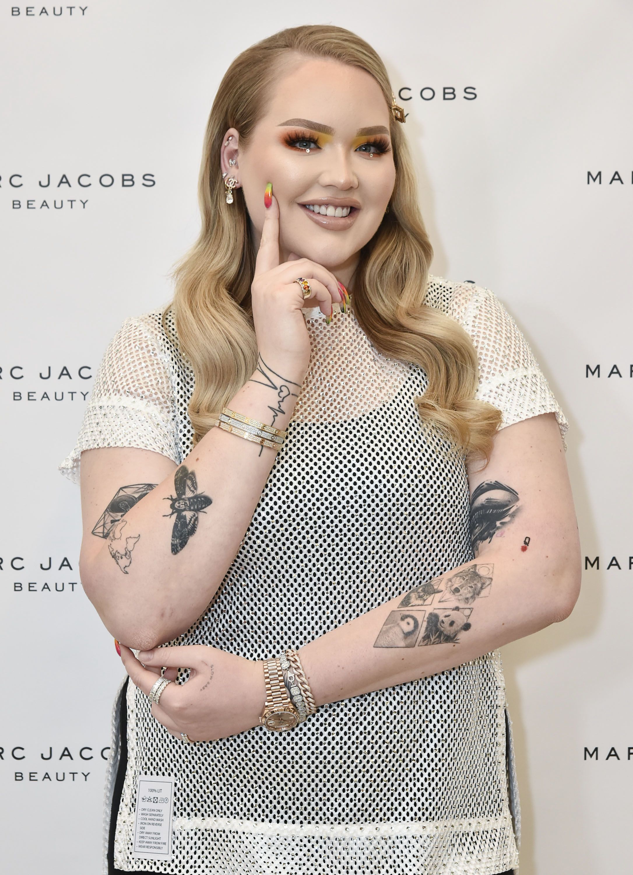 Youtube dünyasının en ünlü makyaj sanatçısı NikkieTutorials trans olduğunu açıkladı!