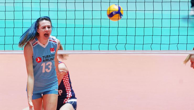 Mavi saçlı kızımız Meryem Boz, "En Değerli Oyuncu" seçildi!