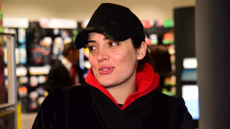 İrem Sak'tan erkek tanımı "Nefes alsın yeter"