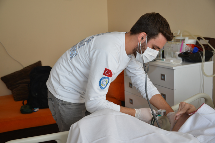 Tuzla Belediyesi evde sağlık hizmetinde öncü olmaya devam ediyor