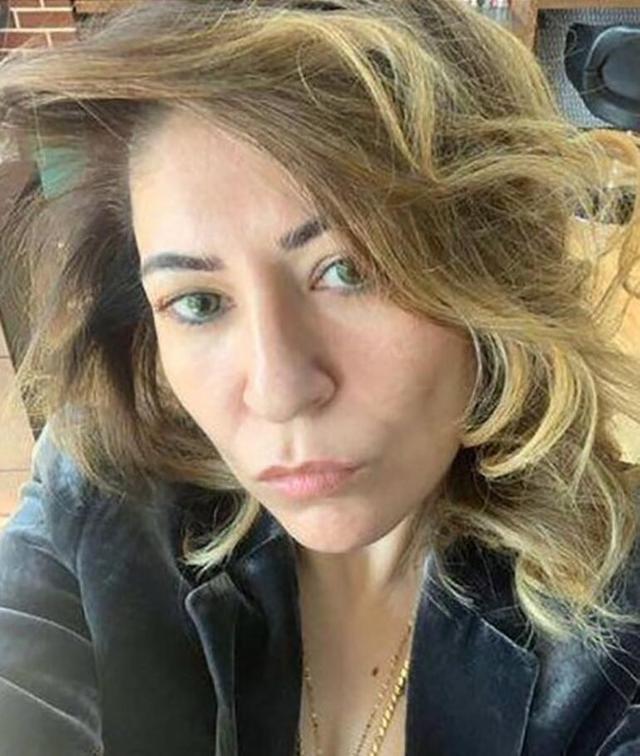 Burcu Kıratlı yarım milyonunu dolandırıcıya kaptırdı