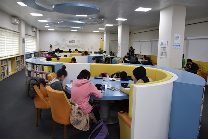 Pendik'in ara tatilde en uğrak yerlerinden bir tanesi kütüphaneler oldu