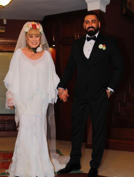 Zerrin Özer 36 saat evli kaldığı eşinden resmen boşandı