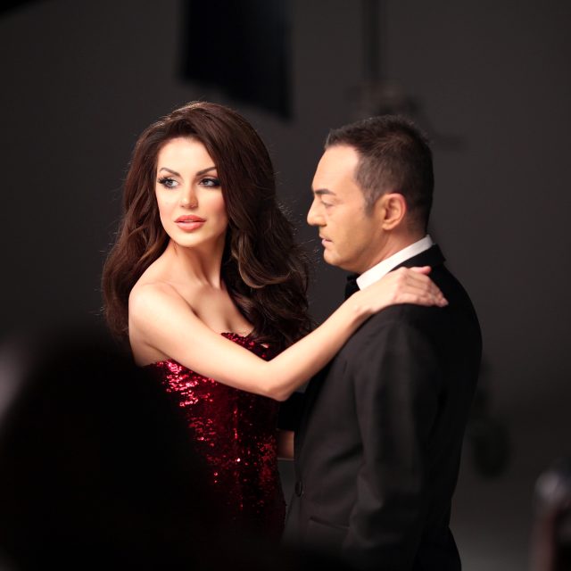 Caroline Yılmaz kimdir? Kaç yaşında? Ne iş yapıyor? Caroline Yılmaz estetikli mi?