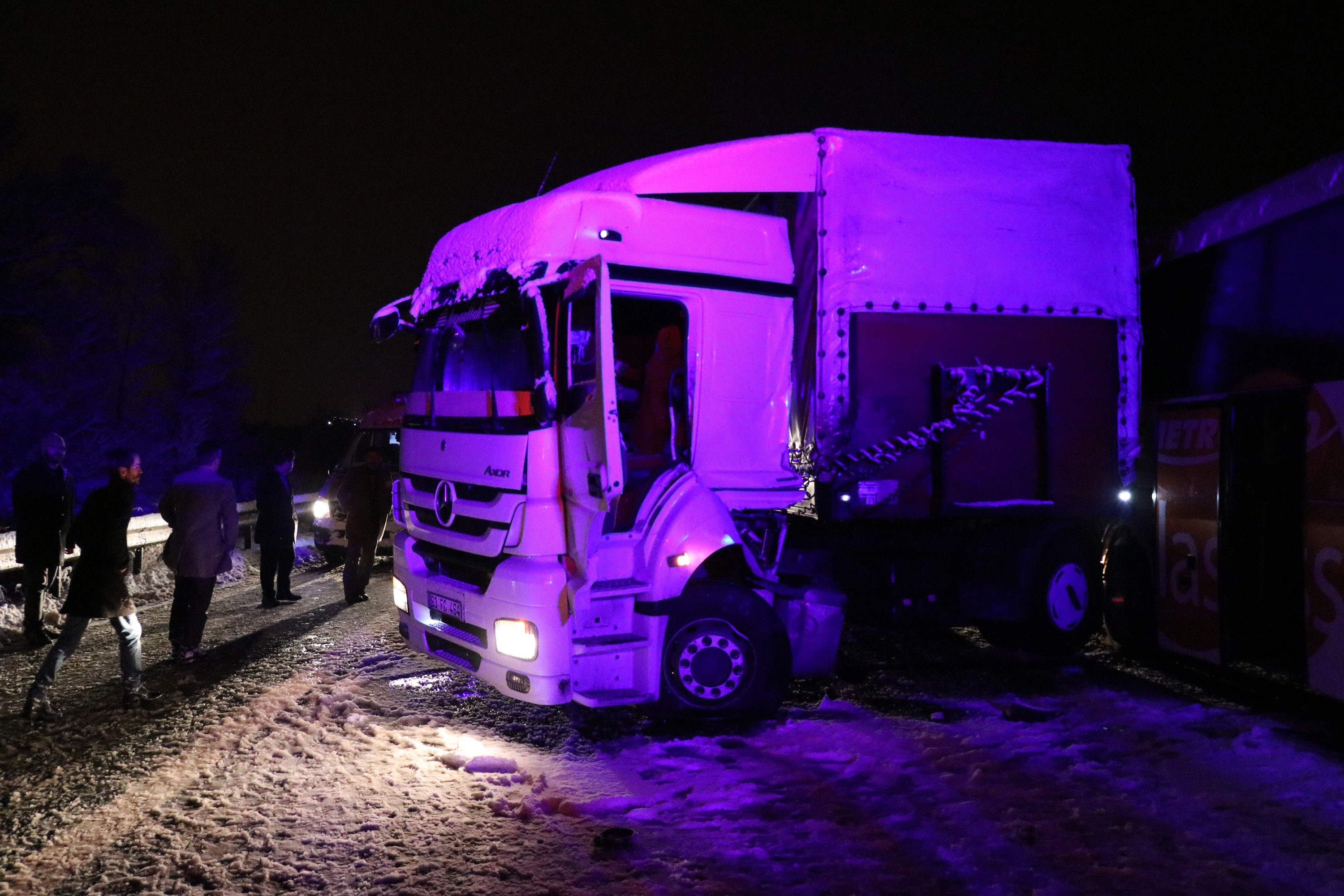 Bolu'da zincirleme trafik kazası: 1 ölü ,19 yaralı