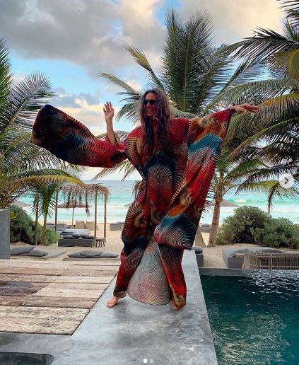 Eda Taşpınar bu seferde Iguana'ya göz dikti