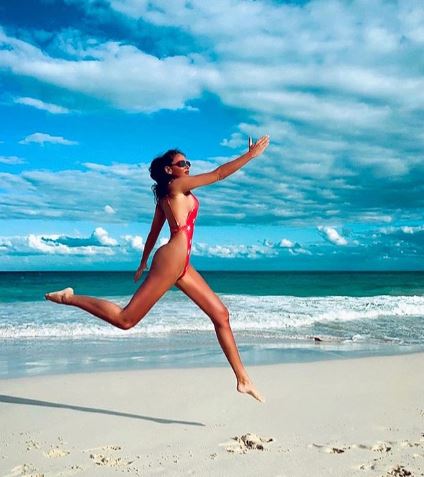 Eda Taşpınar bu seferde Iguana'ya göz dikti