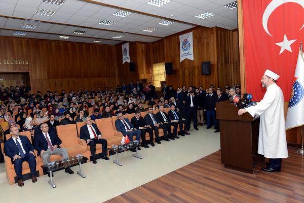 Diyanet İşleri Başkanı Ali Erbaş tepki gösterdi: Ahlak olmayınca böyle oluyor