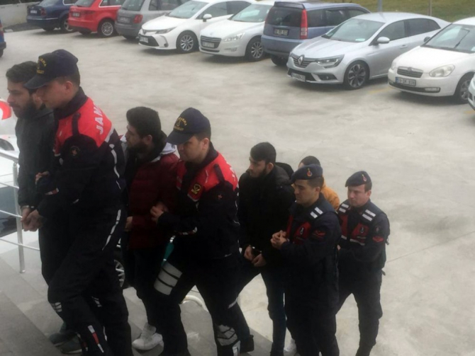 Yazlık evlere dadanan hırsızlık şüphelileri yakalandı