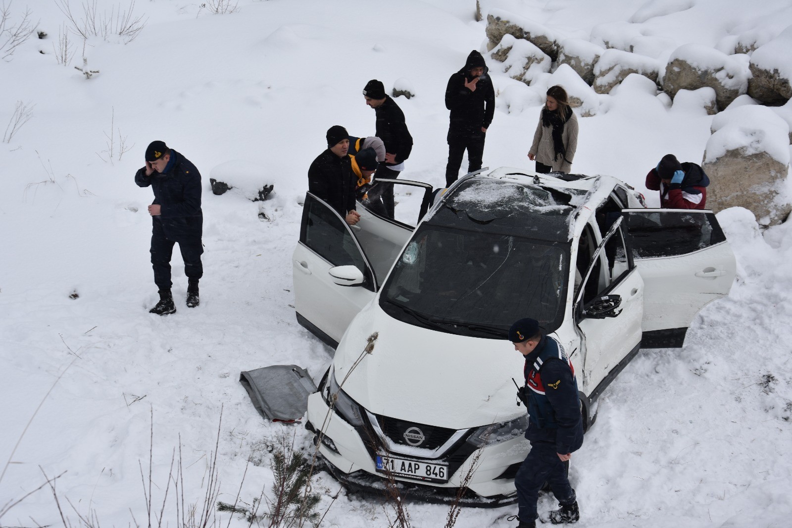 Kastamonu'da cip şarampole uçtu: 2'si çocuk 6 yaralı