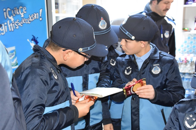 Pendik'te Çocuk Zabıta Ekibiyle okullar güvende