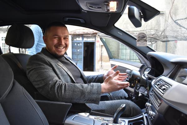Gaziosmanpaşa'da otomobilin direksiyonunu çaldılar