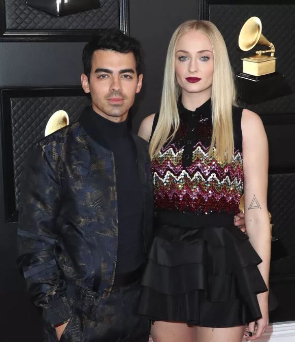 Game of Thrones'un Sansa Stark'ı Sophie Turner hamile