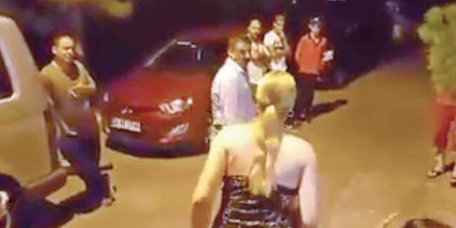 Trans bireyi sopayla evinden kovmuşlardı! O 15 kişilik gruba mahkeme kararı çıktı