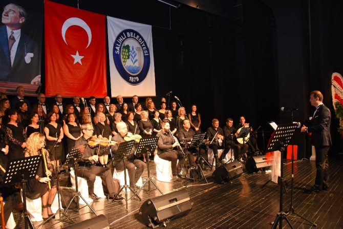 Salihli’de kış konseri mest etti