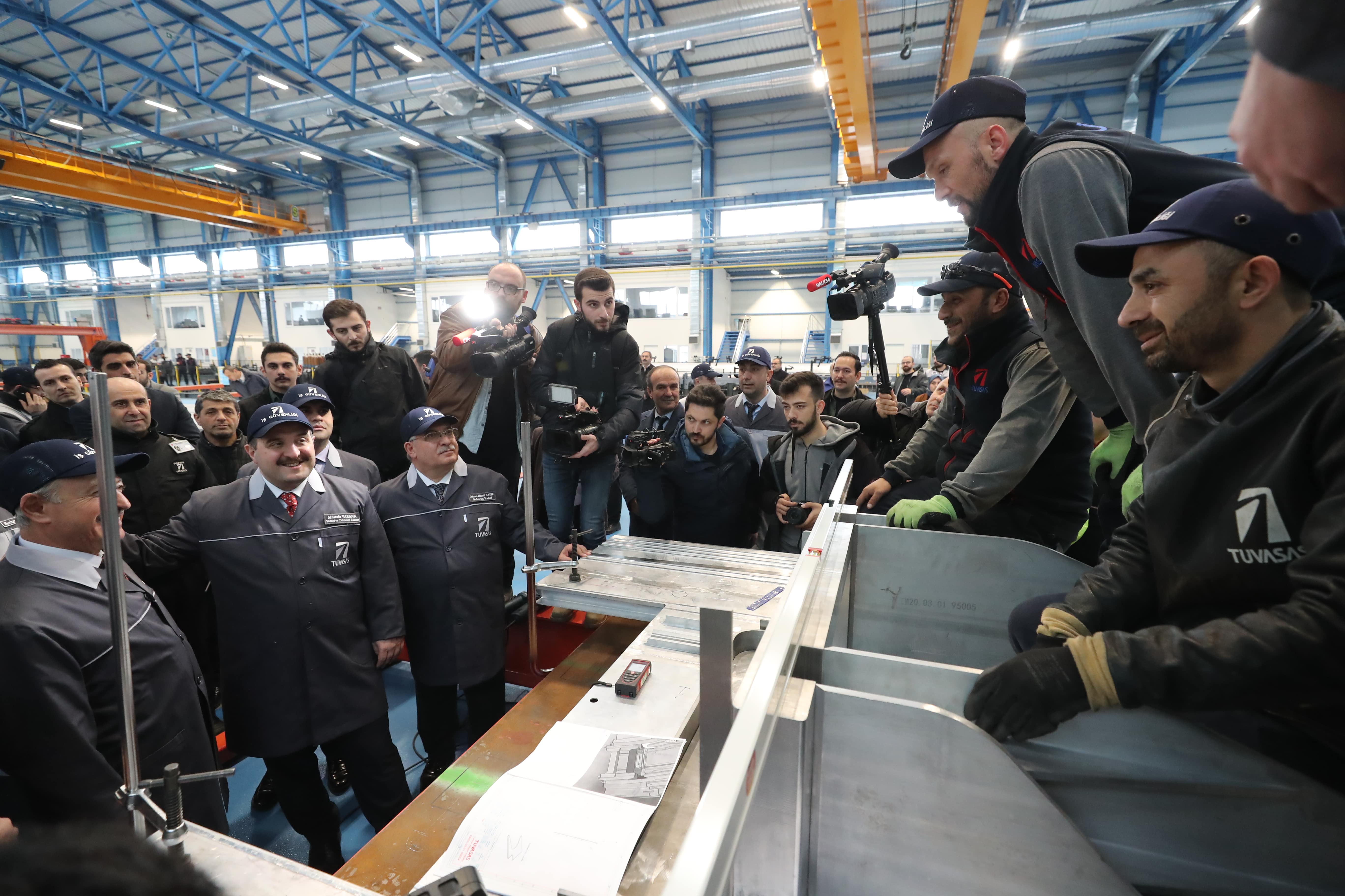 Bakan Varank, 'Milli elektrikli tren' için tarih verdi