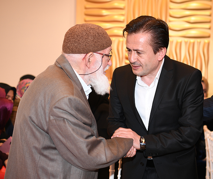 Tuzla'daki Yaşlılar Merkezi hayata umut oluyor