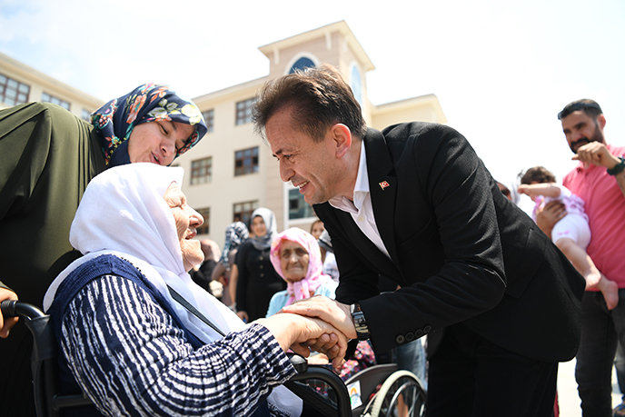 Tuzla'daki Yaşlılar Merkezi hayata umut oluyor