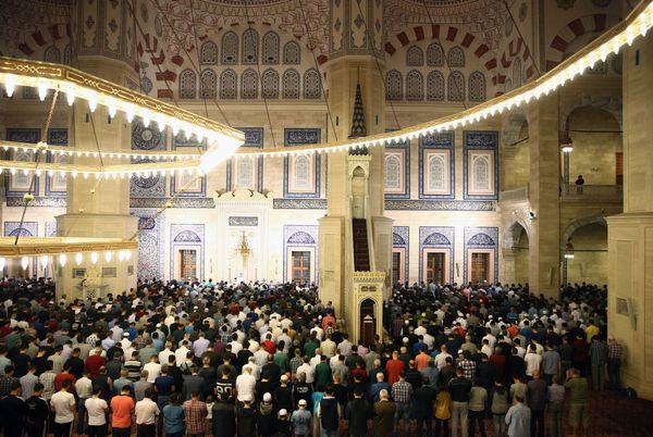 Üç aylar mübarek gün ve geceler neler?