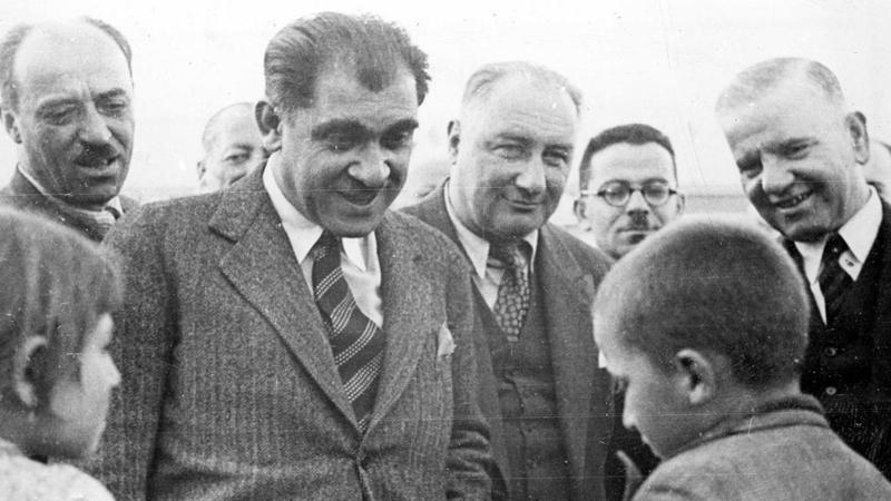 Hasan Ali Yücel kimdir? Kitapları nelerdir? Hasan Ali Yücel sözleri, şiirler nelerdir?