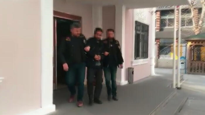 Pendik'te metro çıkışında genç kızı taciz eden şüpheli yakalandı