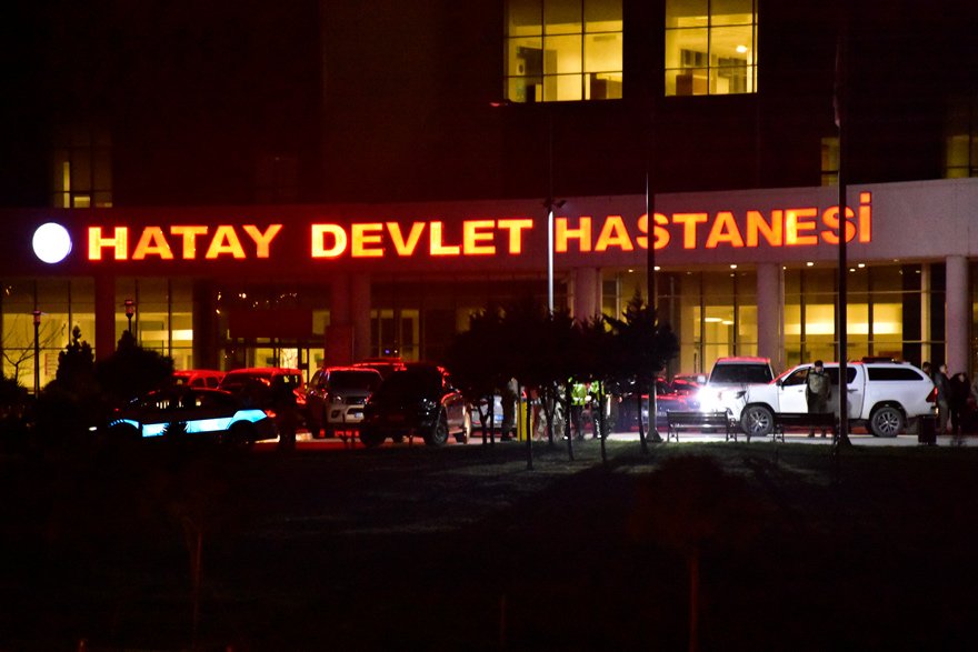 Bakan Akar kuvvet komutanlarıyla birlikte Hatay'a gitti