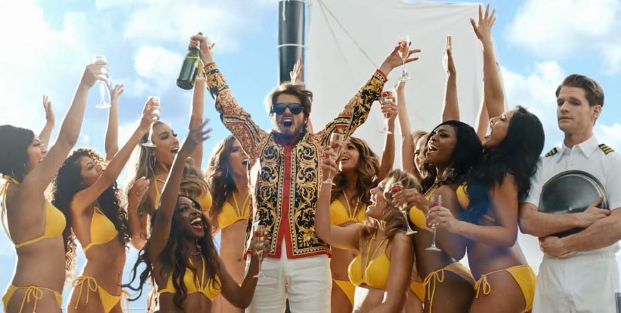 Taylor Swift, The Man şarkısı için cinsiyet değiştirdi