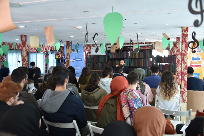 TUZGEM'li gençler şiir ve müzik harmanlandığı etkinlikte buluştu