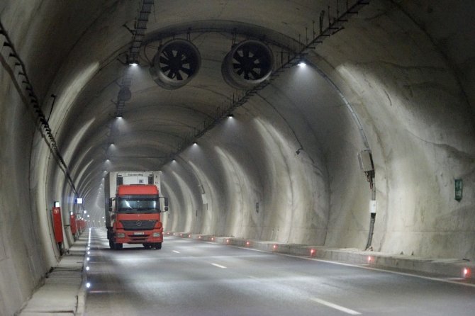 130 yıllık hayal gerçek oldu: Ilgaz Dağı, artık tünelle aşılıyor
