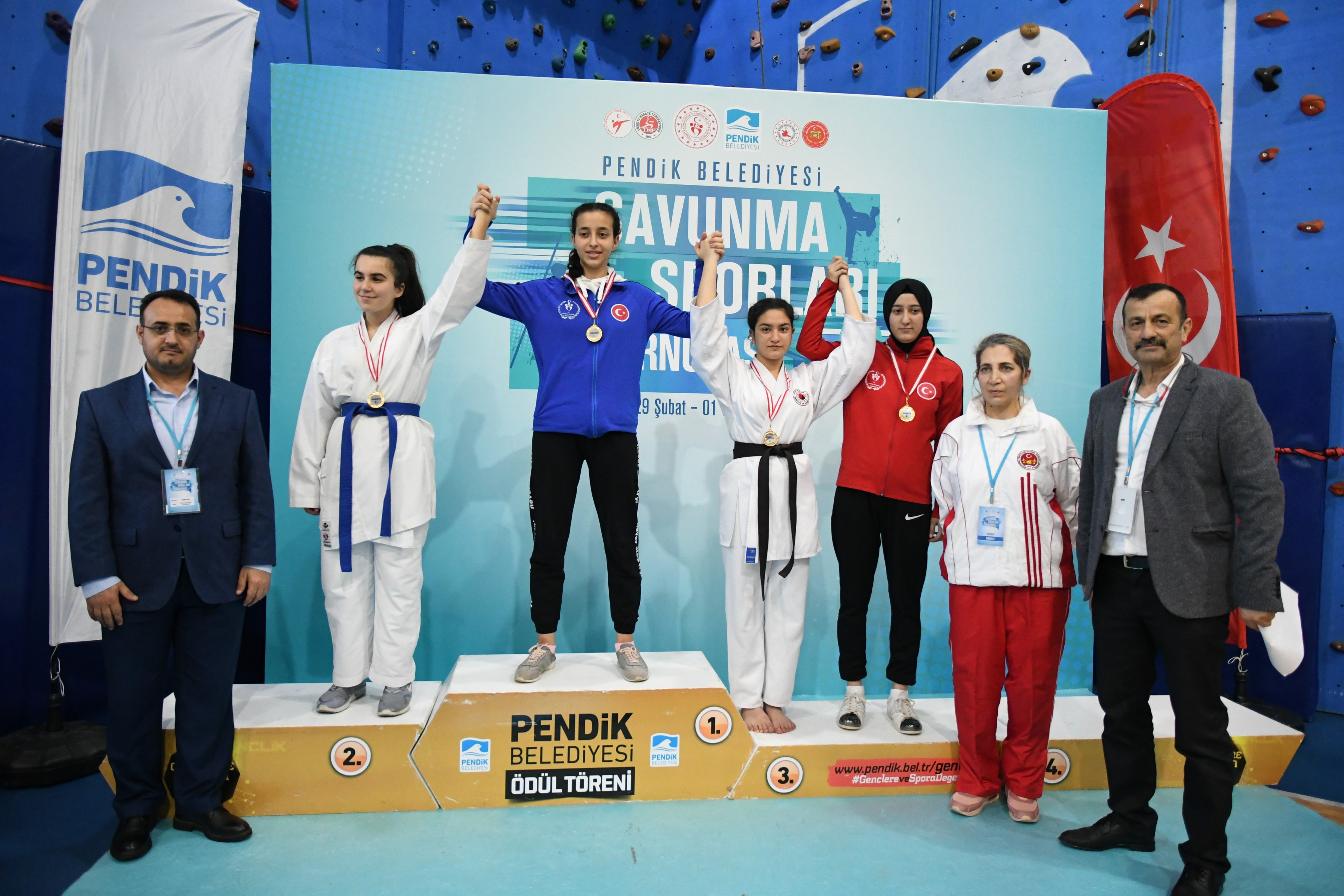 Pendik'te düzenlenen Savunma Sporları Turnuvası nefesleri kesti