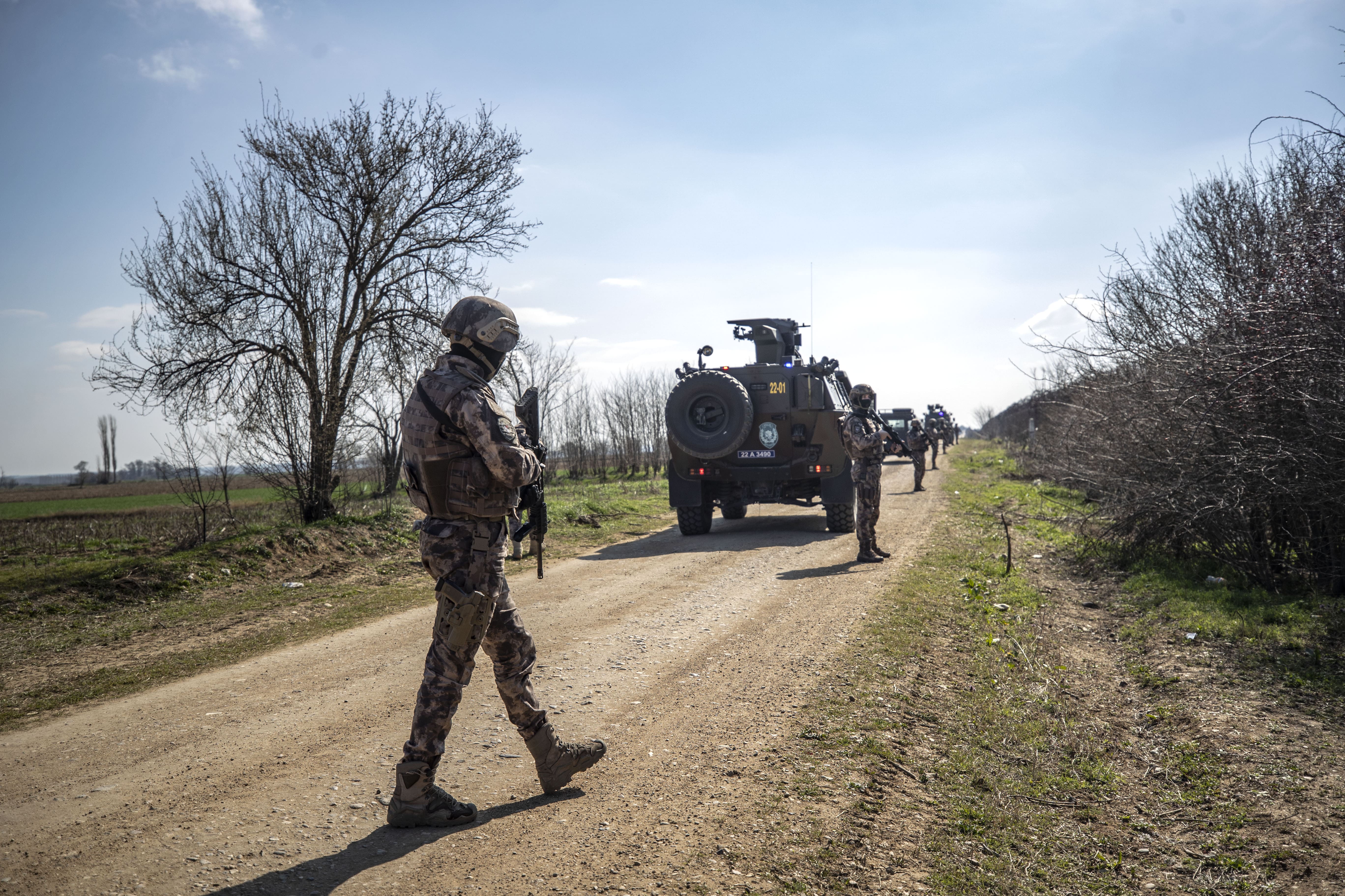 Özel harekat polisleri Yunanistan sınırında