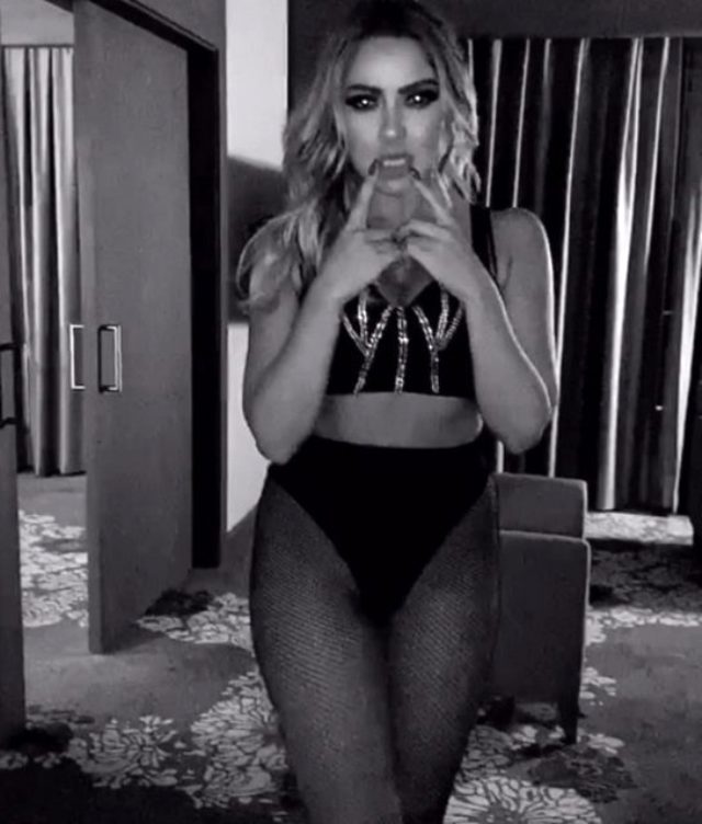 Hadise 15 milyon izlenen videosunu sildi