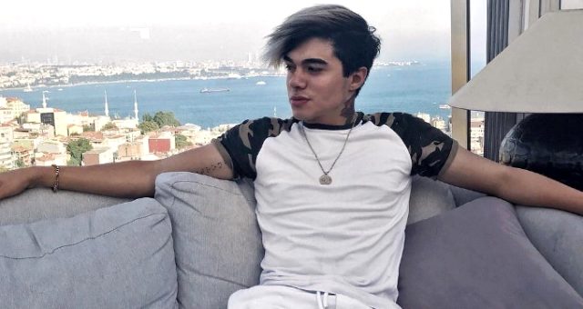 Ünlü fenomen gözyaşlarına boğuldu