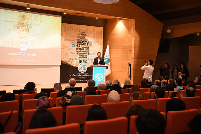 Tuzla'ya 5. Yüksek İnsani Değerler Ödülleri'nde büyük gurur!