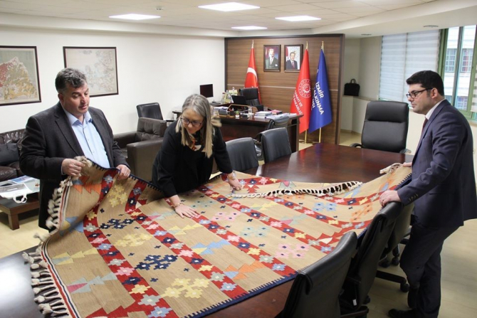 Kınık’ın kilimleri markalaşma yolunda