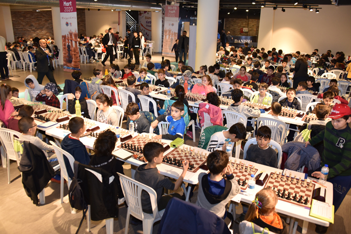 Tuzla'da geleneksel satranç turnuvasında kazananlar belli oldu