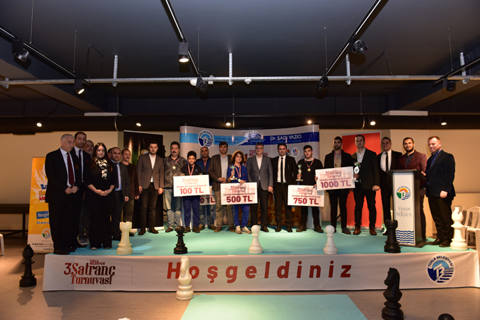 Tuzla'da geleneksel satranç turnuvasında kazananlar belli oldu