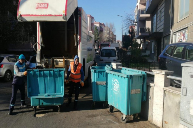 Korona virüsüne karşı çöp konteynerleri de dezenfekte ediliyor