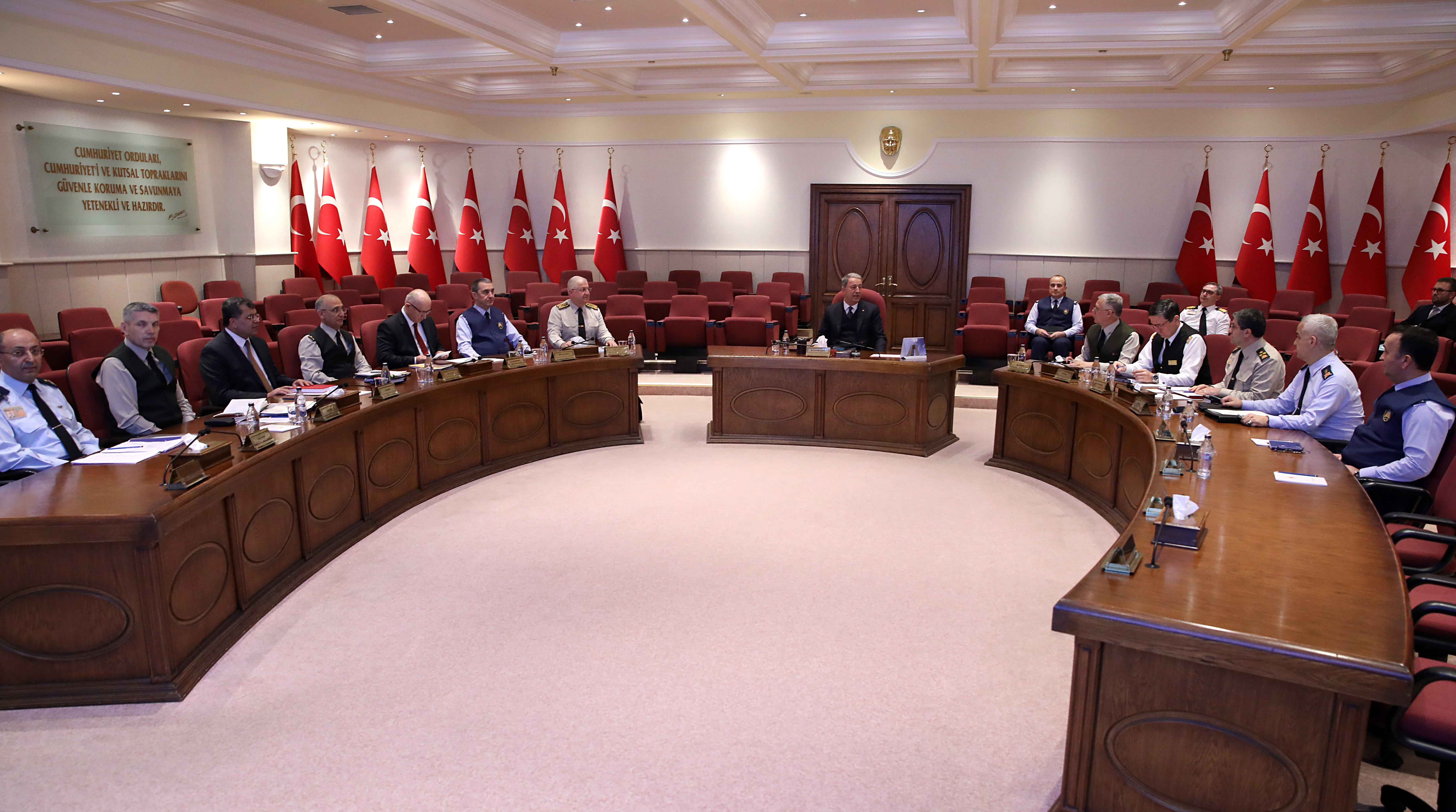 Bakan Akar açıkladı: Askeri okullar 13 Nisan'a kadar tatil edildi